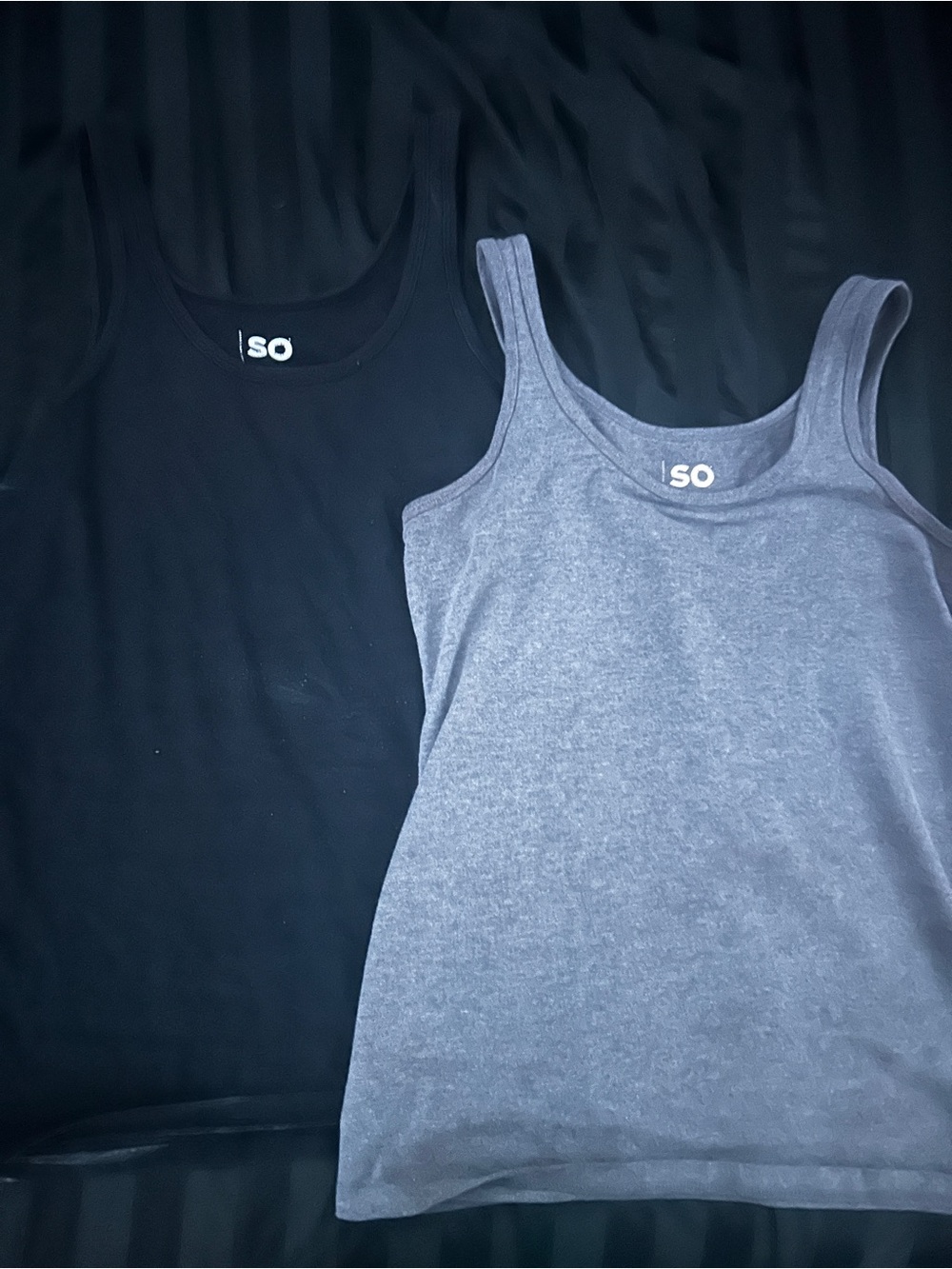 A pack of 2 tank tops